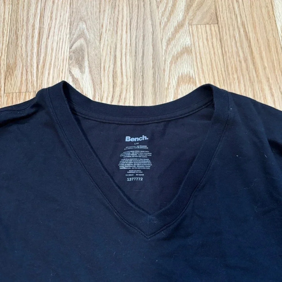 Bench | Classic Fit  4-Way Stretch Tagless V-Neck T-Shirt - Picture 3 of 5